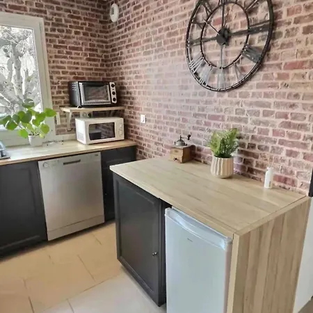 Lumineux 45 M2 Avec Parking Proche Gare Et Centre De Reims