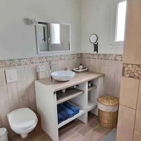 Lumineux 45 M2 Avec Parking Proche Gare Et Centre De Apartment