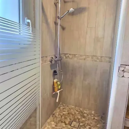 Lumineux 45 M2 Avec Parking Proche Gare Et Centre De